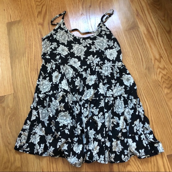 Brandy Melville Floral Jada Dress - Picture 2 of 5